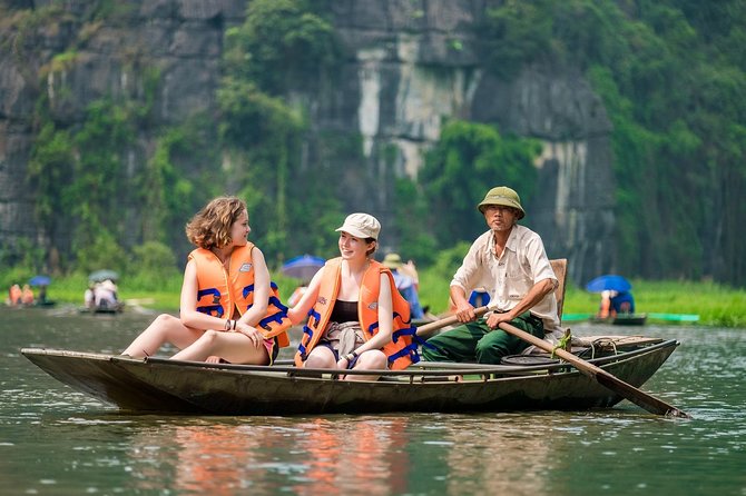 Tam Coc boat trip in Ninh Binh