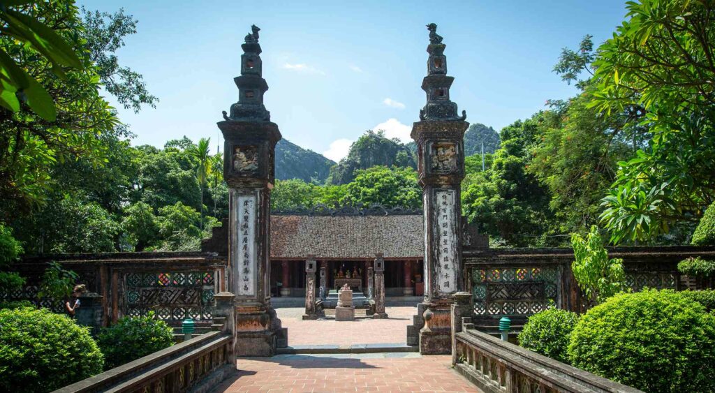 Hoa-lu-ancient-capital-ninh-binh