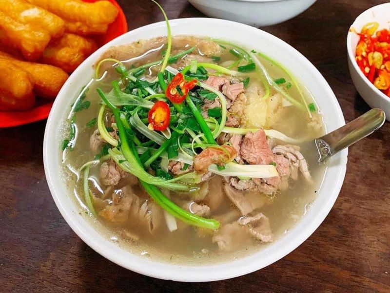 Hanoi food tour and train street