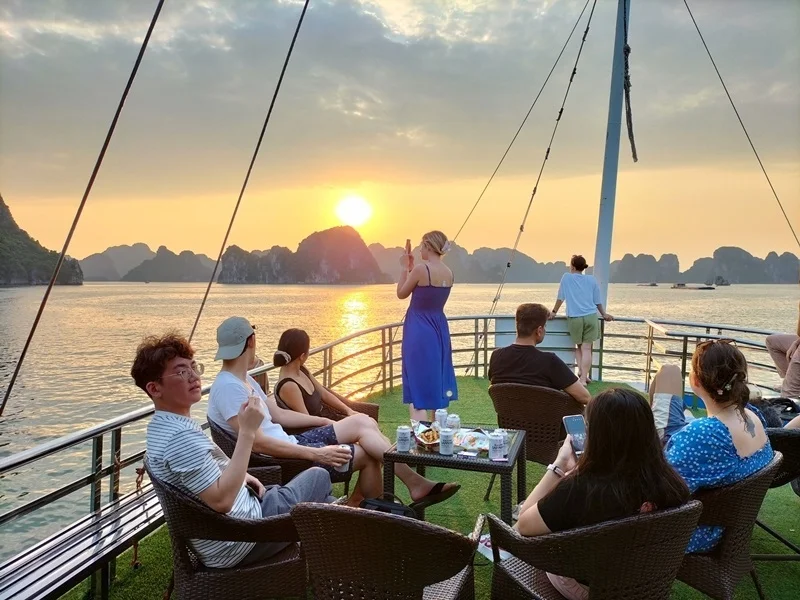 5D4N tour Hanoi Ninh Binh Halong