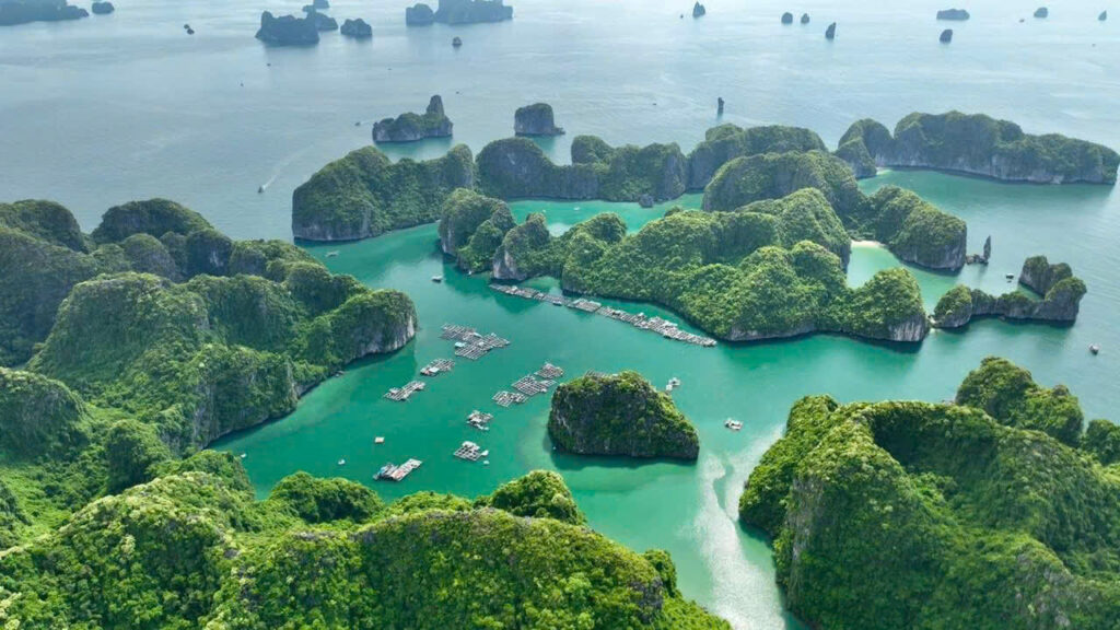 Lan Ha bay overview in Northern-Vietnam-6D5N-tour