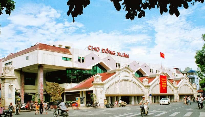 Dong Xuan market in Hanoi-old-quarter