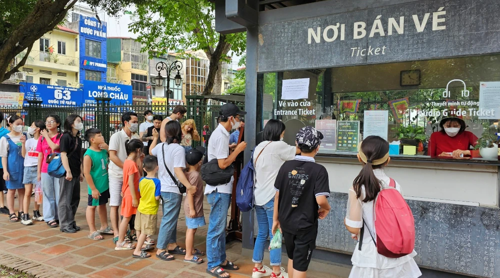Can I Wear Shorts to Temple of Literature