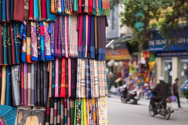 Silk-at-hang-gai-street