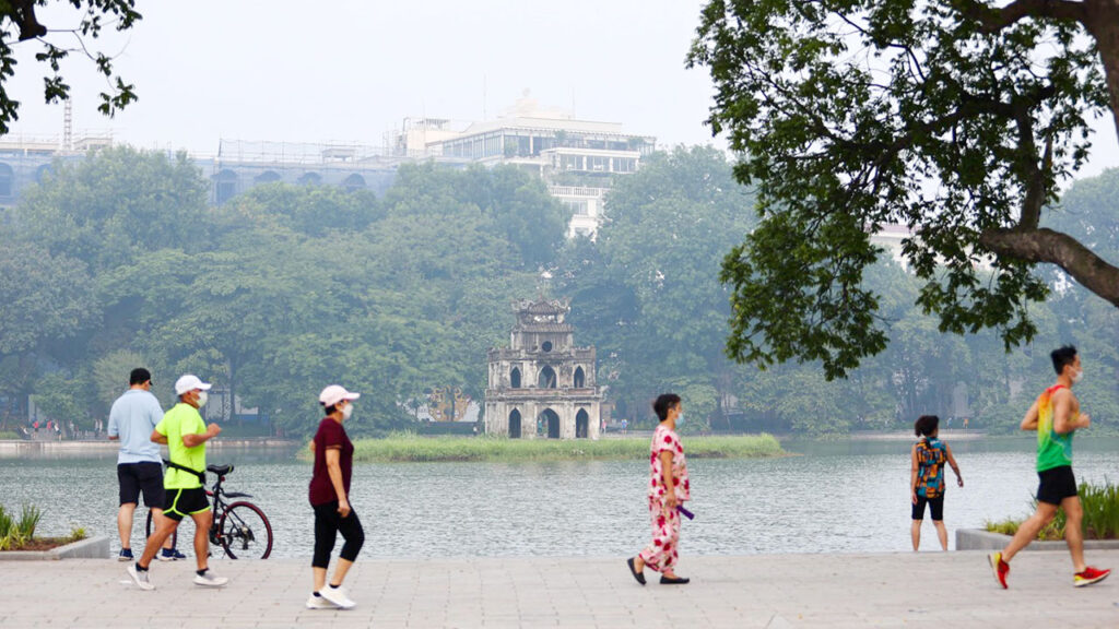 Exercise-hoan-kiem-lake