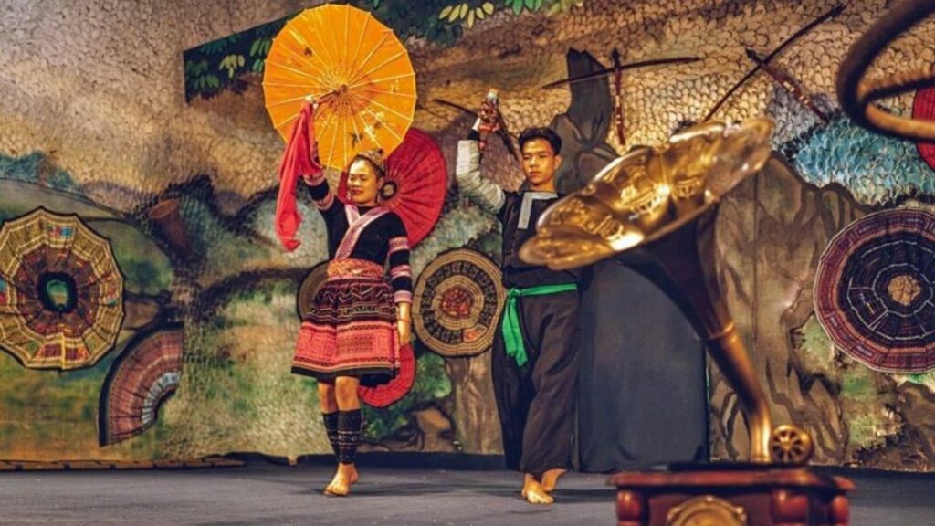 Cat Cat Cultural Show