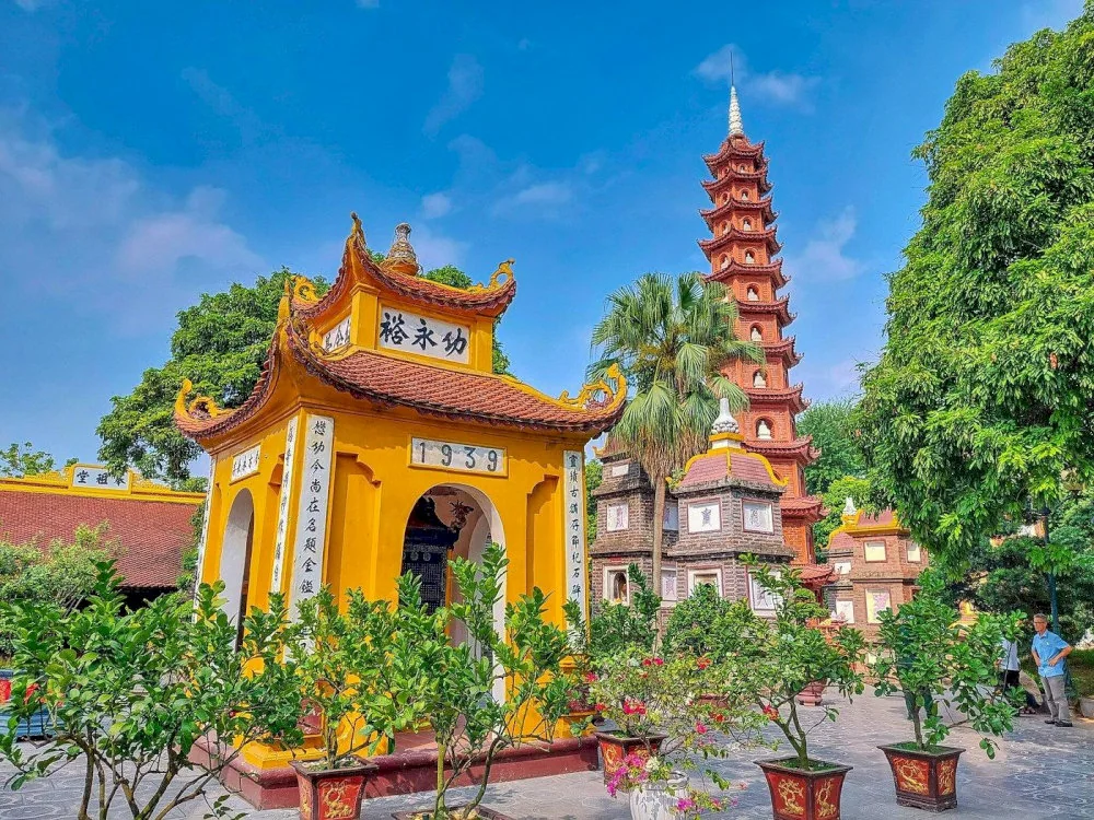 hanoi-with-tran-quoc-pagoda